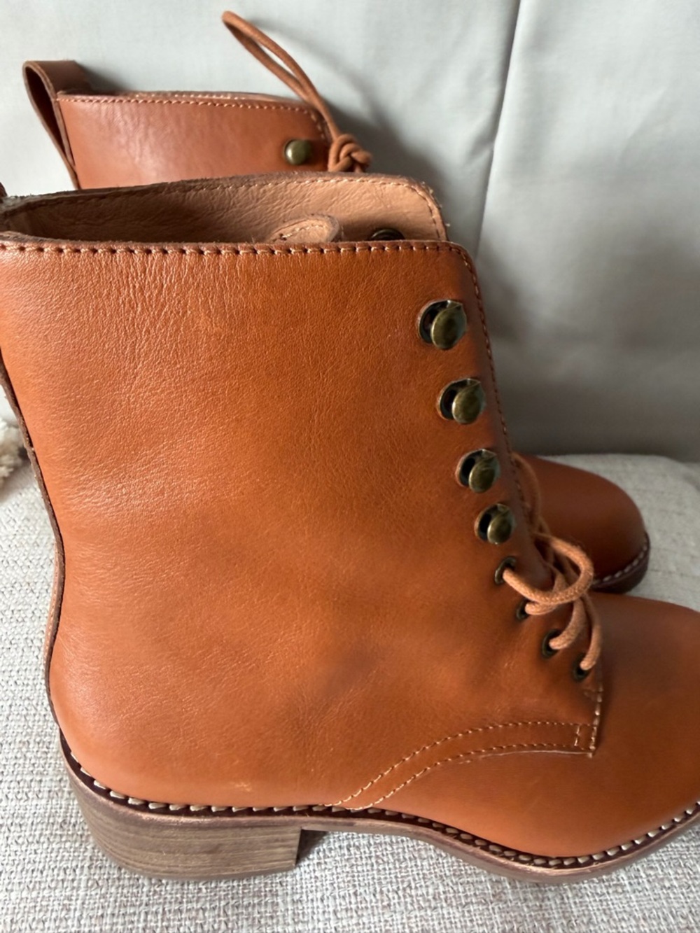 Madewell Patti Lace-Up Leather Ankle Boots (i179) - Picture 5 of 16